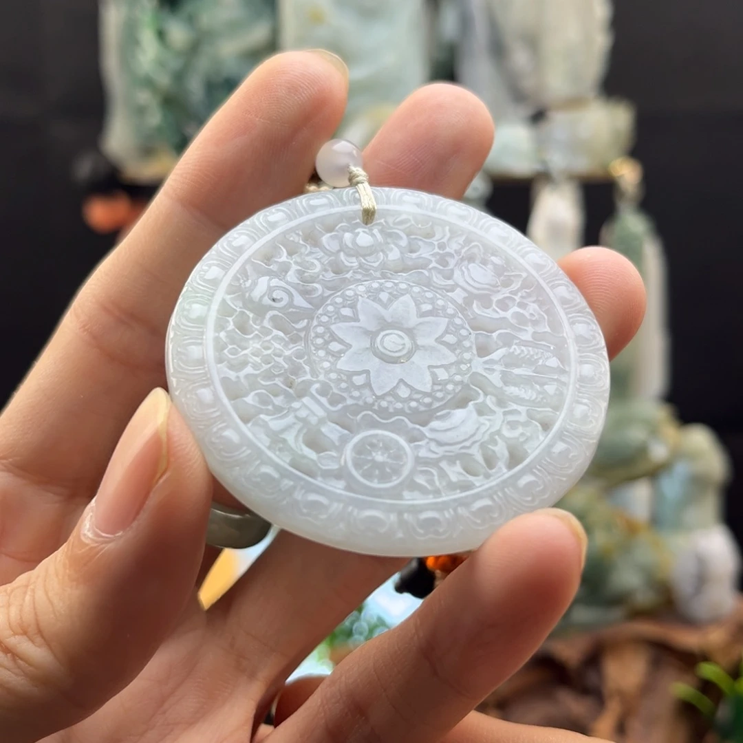 翡翠未镶嵌颈饰时来运转