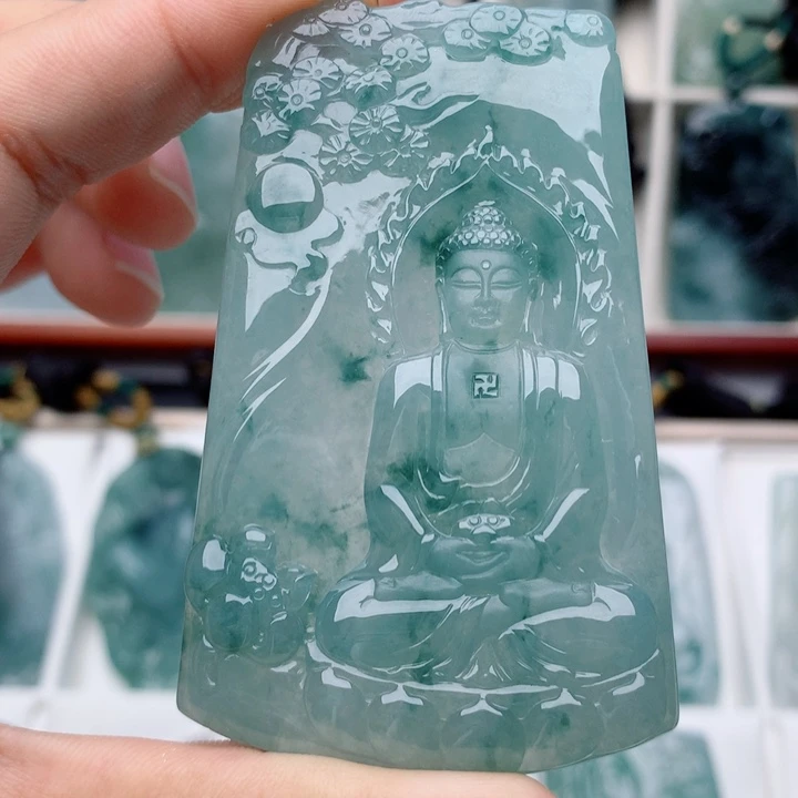 壹***笑翡翠未镶嵌颈饰大日如来
