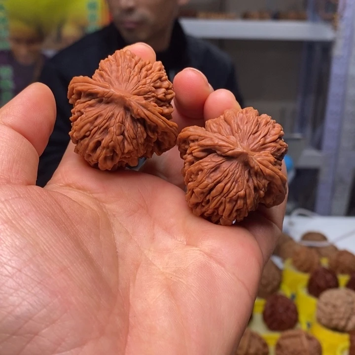 文玩核桃吊坠文玩核桃老篓子40～