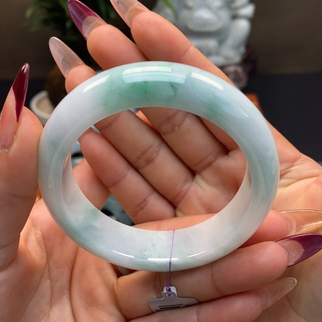 翡翠手镯未镶嵌天然