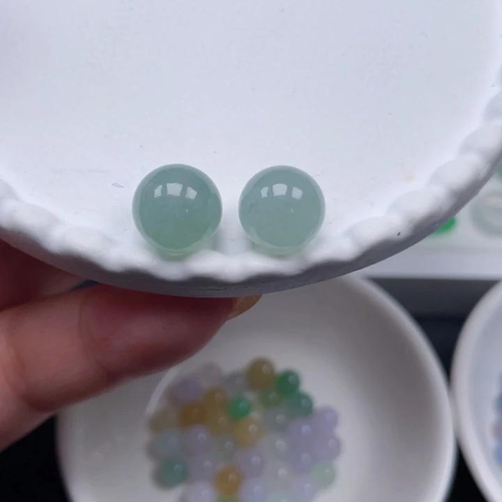 定制翡翠未镶嵌嘻*。翡翠