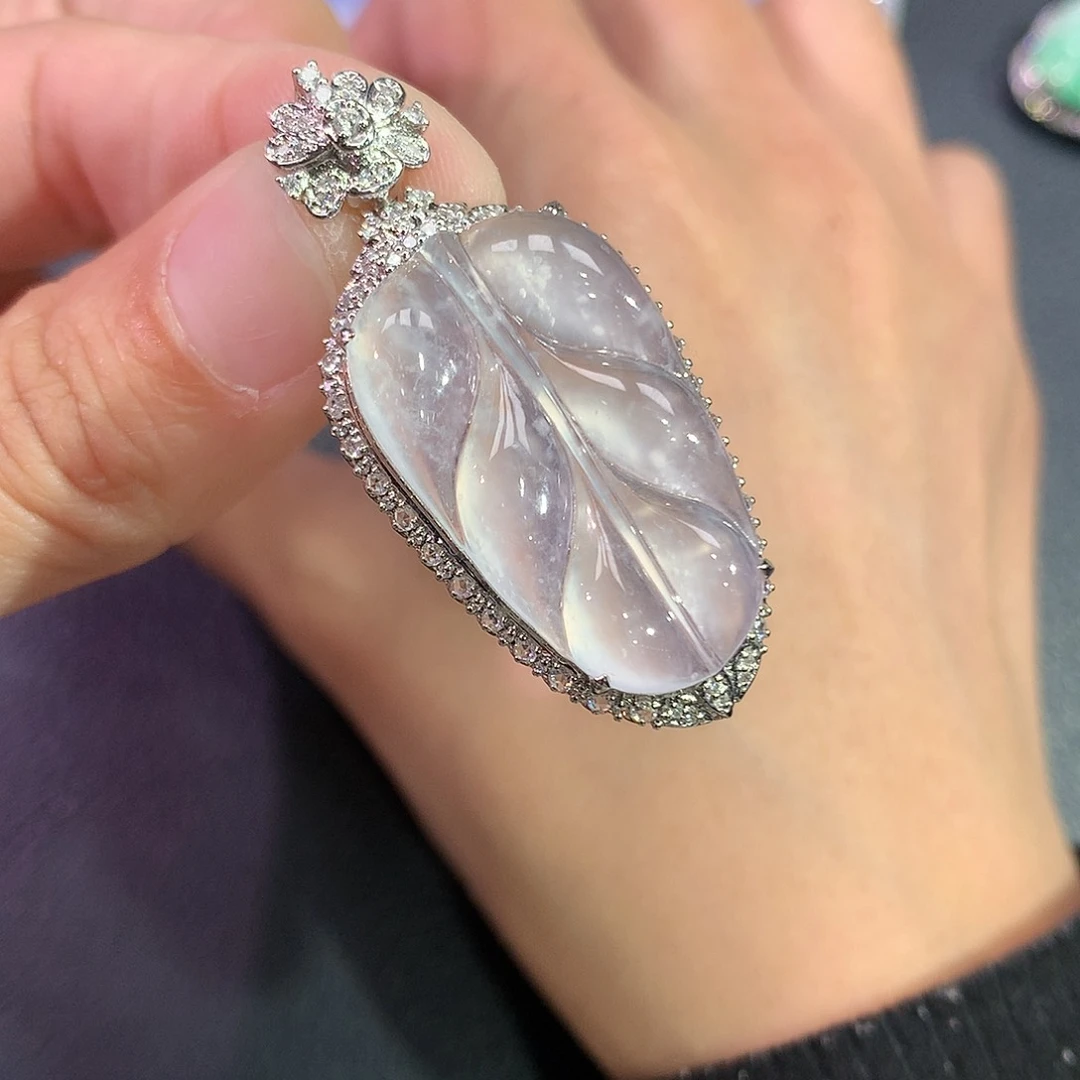 翡翠吊坠(赠链)18K金镶嵌