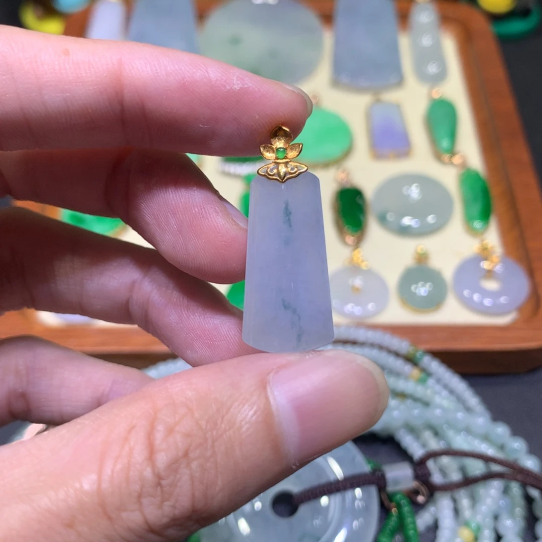 翡翠18K金镶嵌吊坠(不含链)