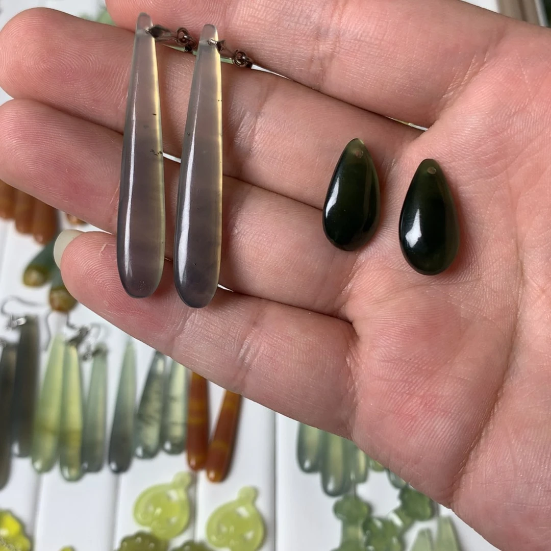 蛇纹石玉耳环未镶嵌我****了