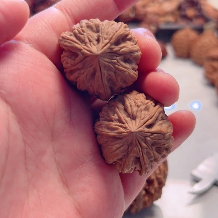 把件文玩核桃32尺寸玉玺三棱