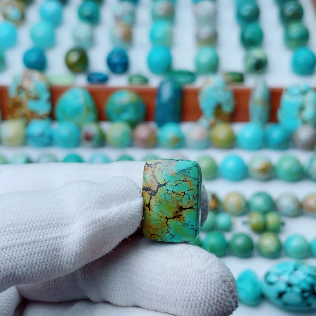 未镶嵌绿松石珠宝奇石