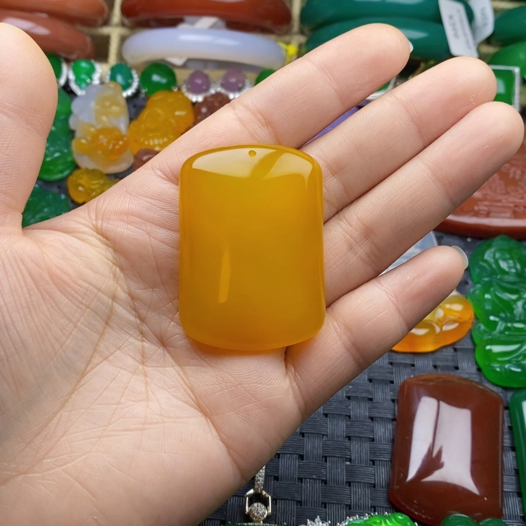 玛瑙/玉髓颈饰未镶嵌飞*。