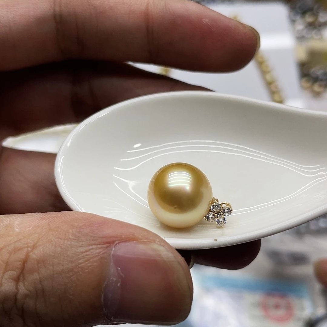 海水珍珠18K金镶嵌颈饰