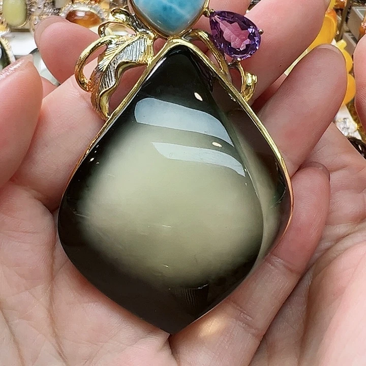 琥珀未镶嵌珠宝奇石