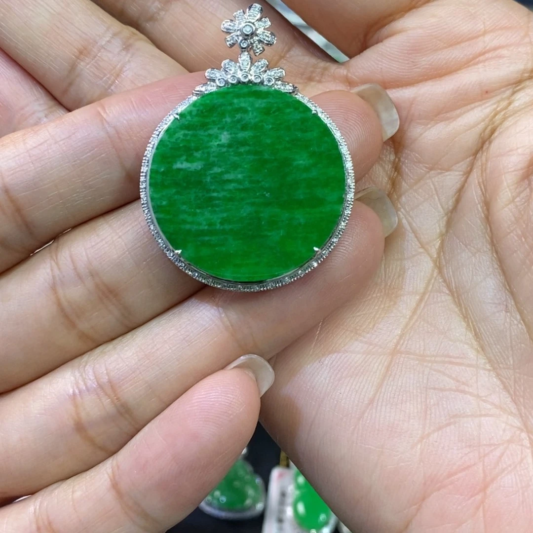 翡翠吊坠(不含链)18K金镶嵌吊坠