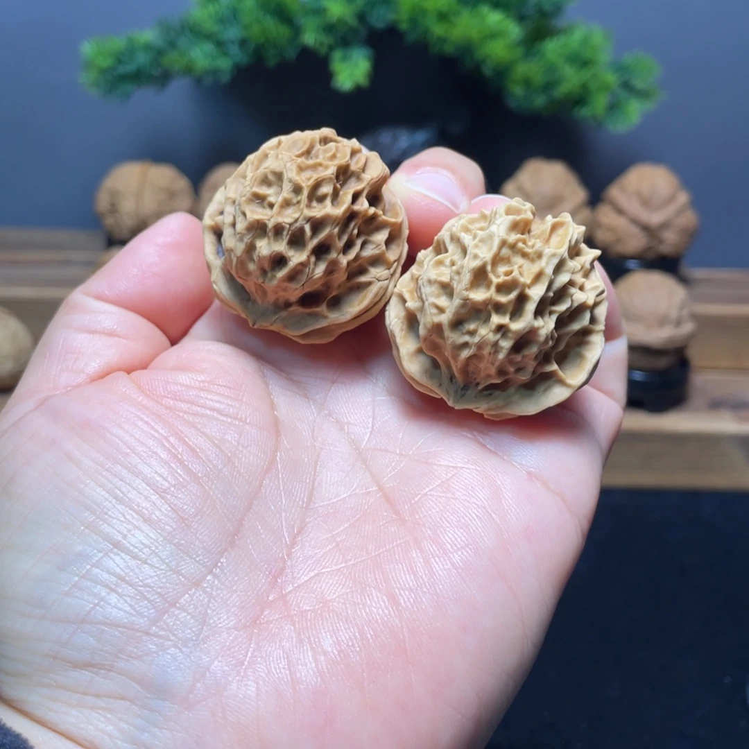 文玩核桃吊坠云南铁核桃15