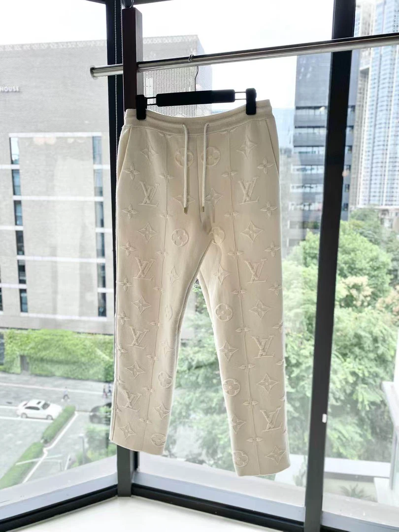 95新 LouisVuitton/路易威登 bb2498 棉 浮雕老花满印长裤 m码