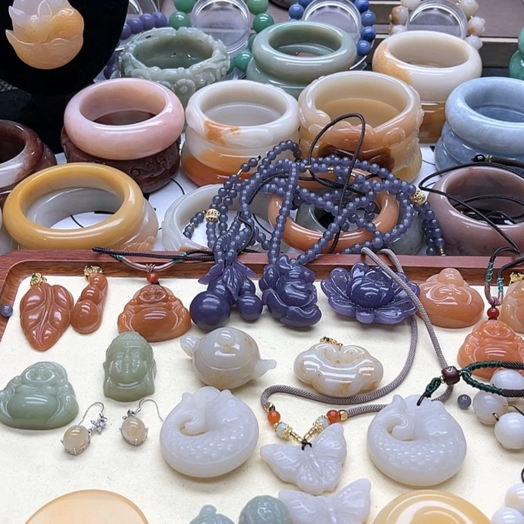 【闪购商品】石英质玉手镯未镶嵌精品吊坠