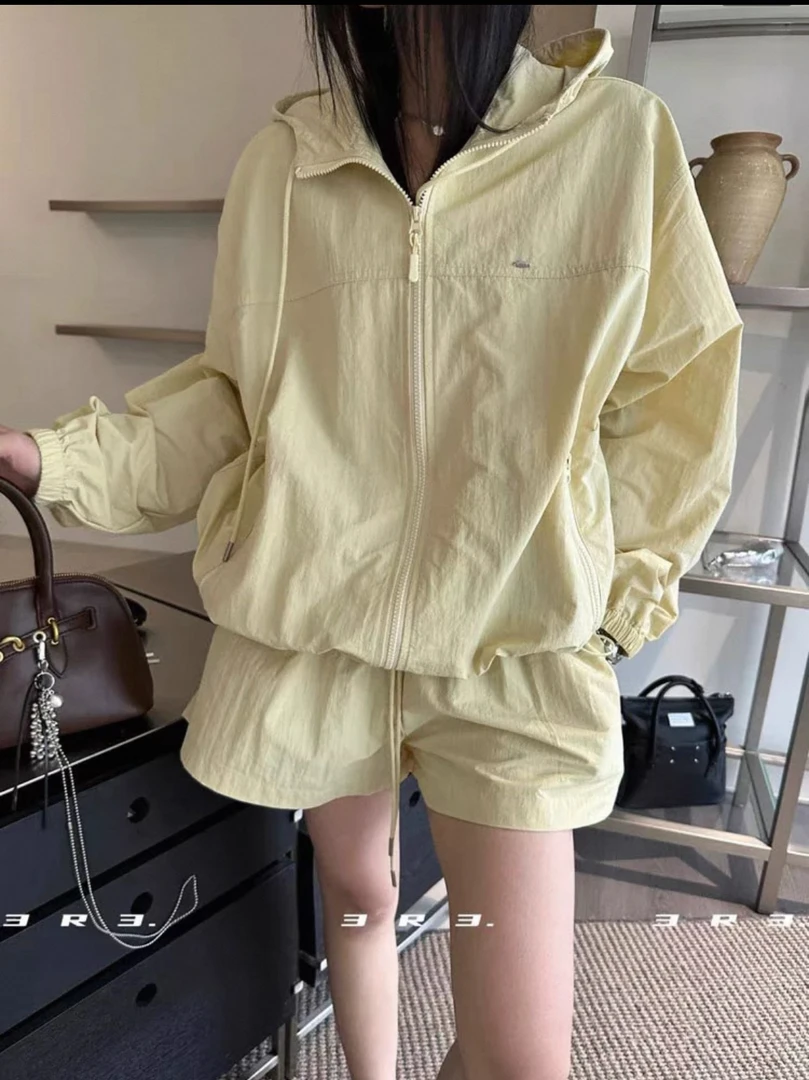 休闲风时尚套装新款时尚