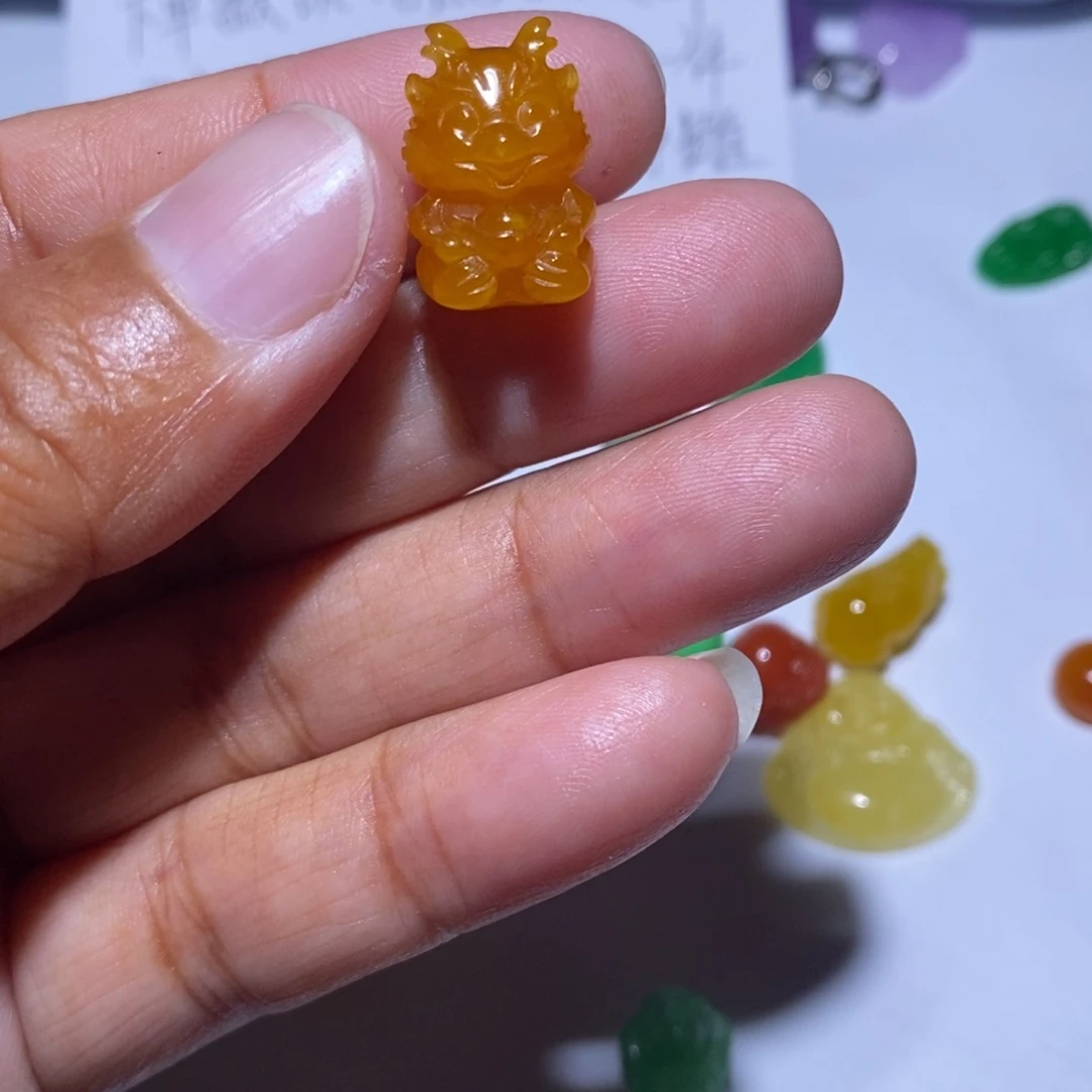 颈饰未镶嵌翡翠半*