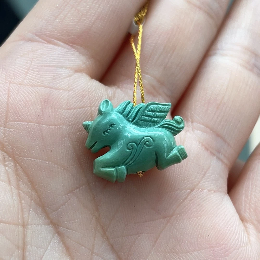 绿松石未镶嵌颈饰