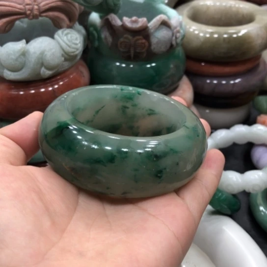 未镶嵌石英质玉珠宝奇石R****?