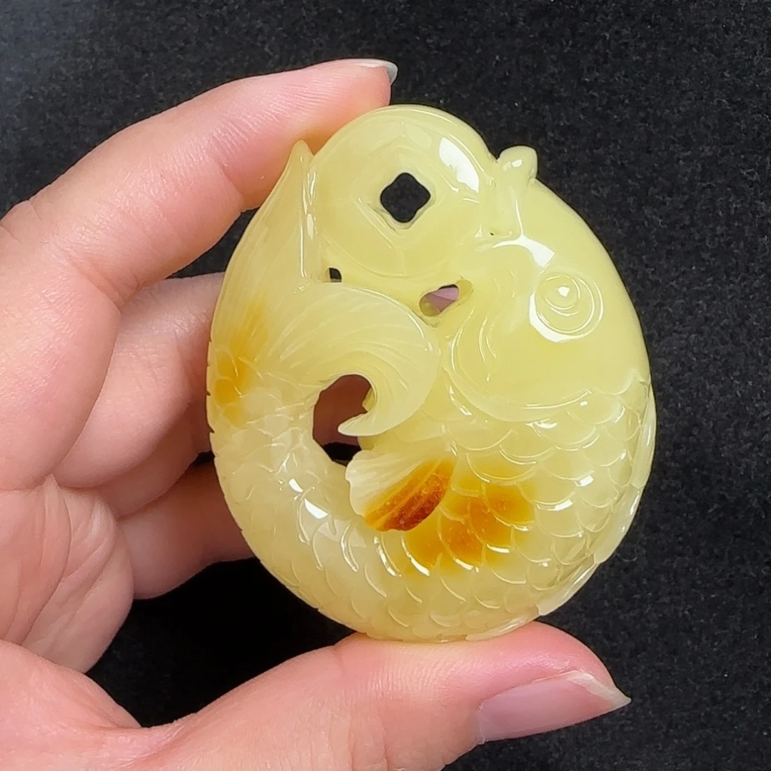 蜜蜡未镶嵌珠宝奇石