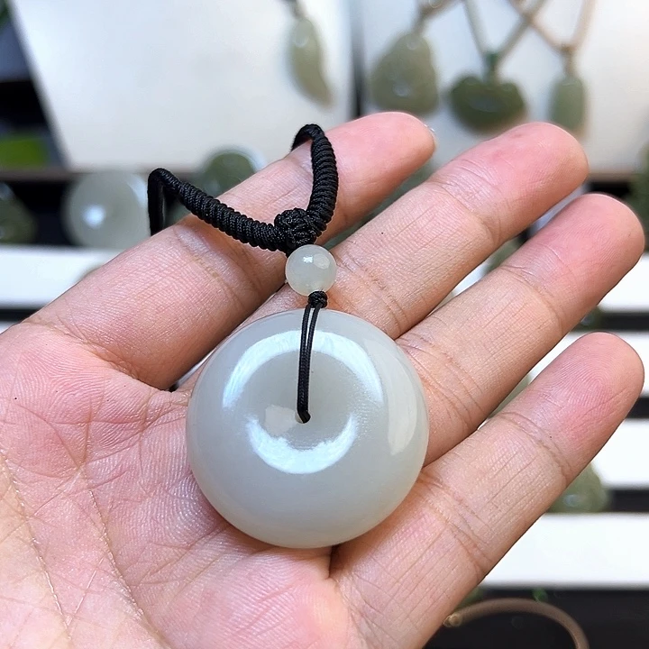 和田玉未镶嵌吊坠(不含链)666