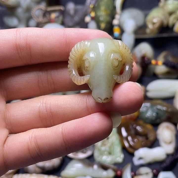 和田玉（糖玉）未镶嵌颈饰