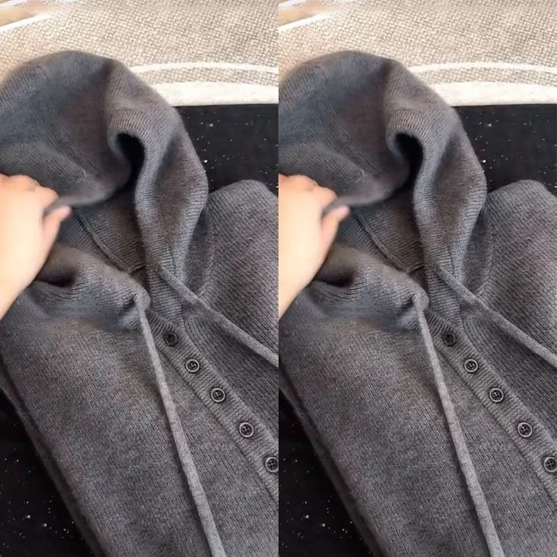 专柜品质25秋冬新款宽松大码显瘦百搭舒适纯色连帽纽扣设计针织衫