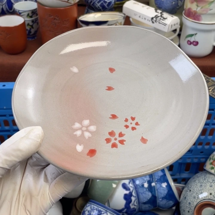 他家瓷器真美…开播了