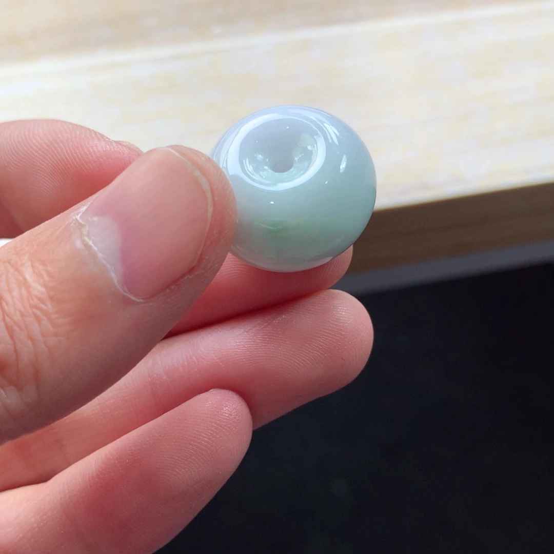 翡翠颈饰未镶嵌吊坠