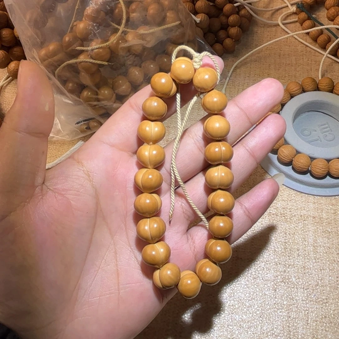 吊坠猴头核桃雕刻屁桃全品无瑕无药