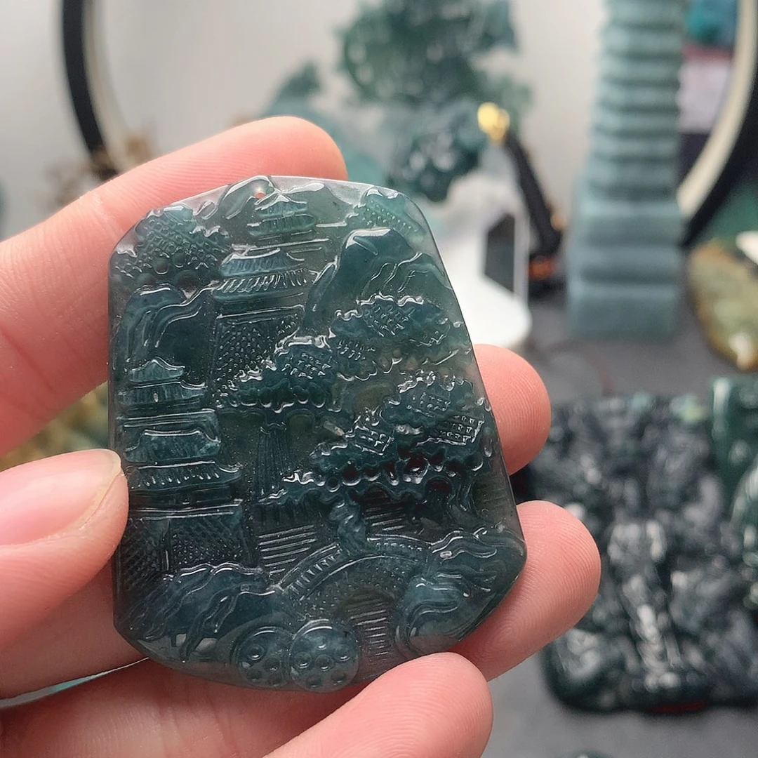 翡翠未镶嵌颈饰无