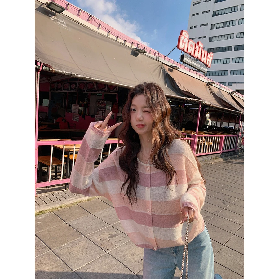 张贝贝 奶油千层雪 马海毛 撞色条纹渐变针织衫