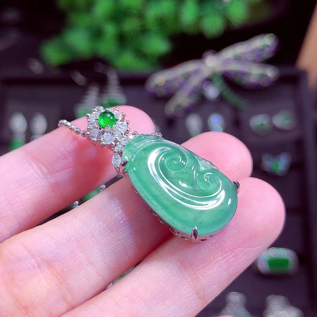 颈饰未镶嵌翡翠天然