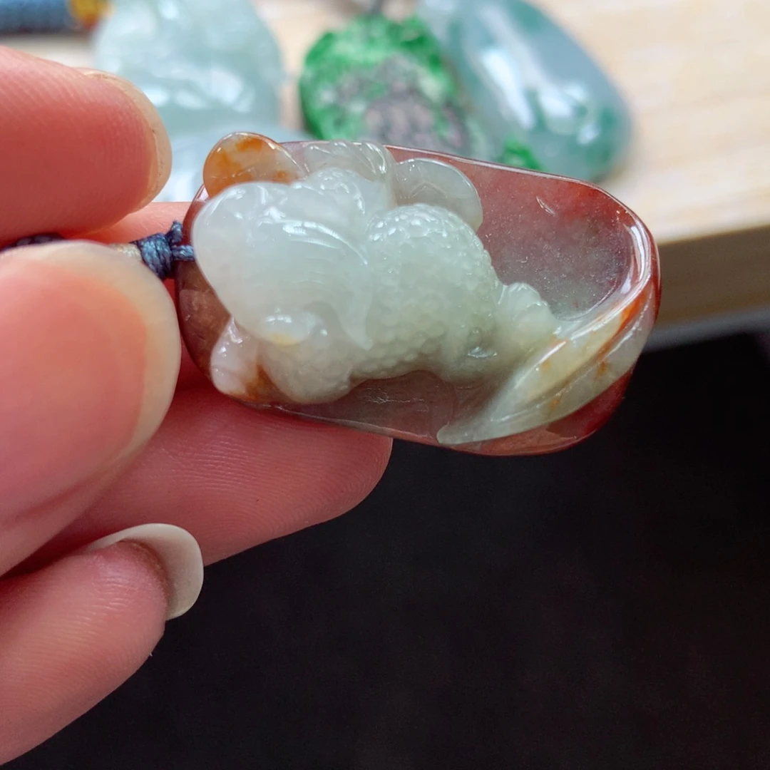 翡翠未镶嵌颈饰吊坠