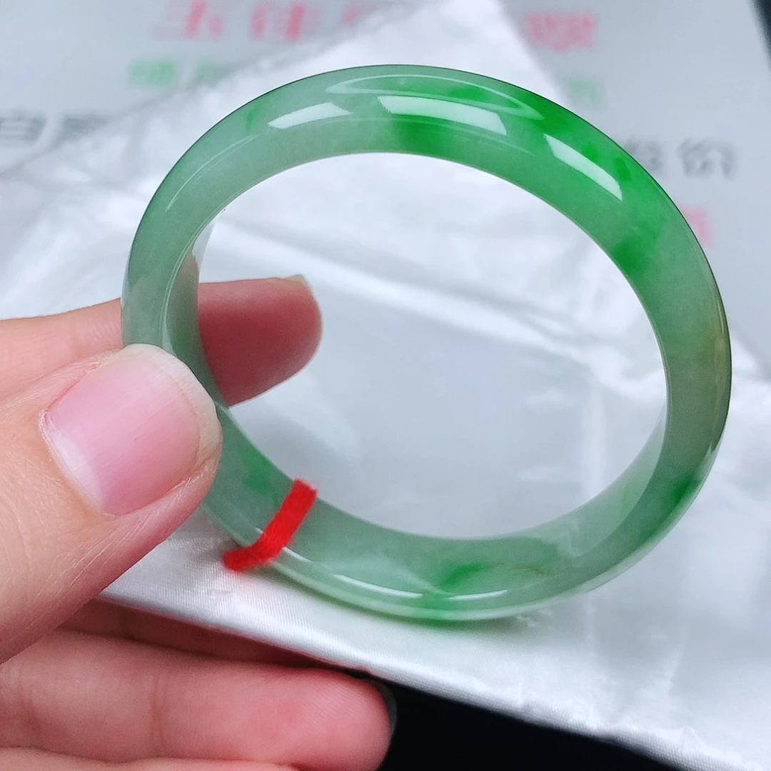 未镶嵌手镯翡翠天然翡翠手镯