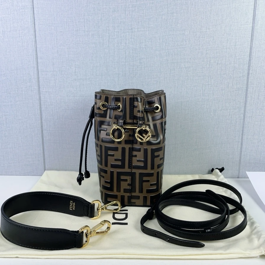 全新未使用 FENDI/芬迪 芬迪/Fendi 老花 logo 水桶包