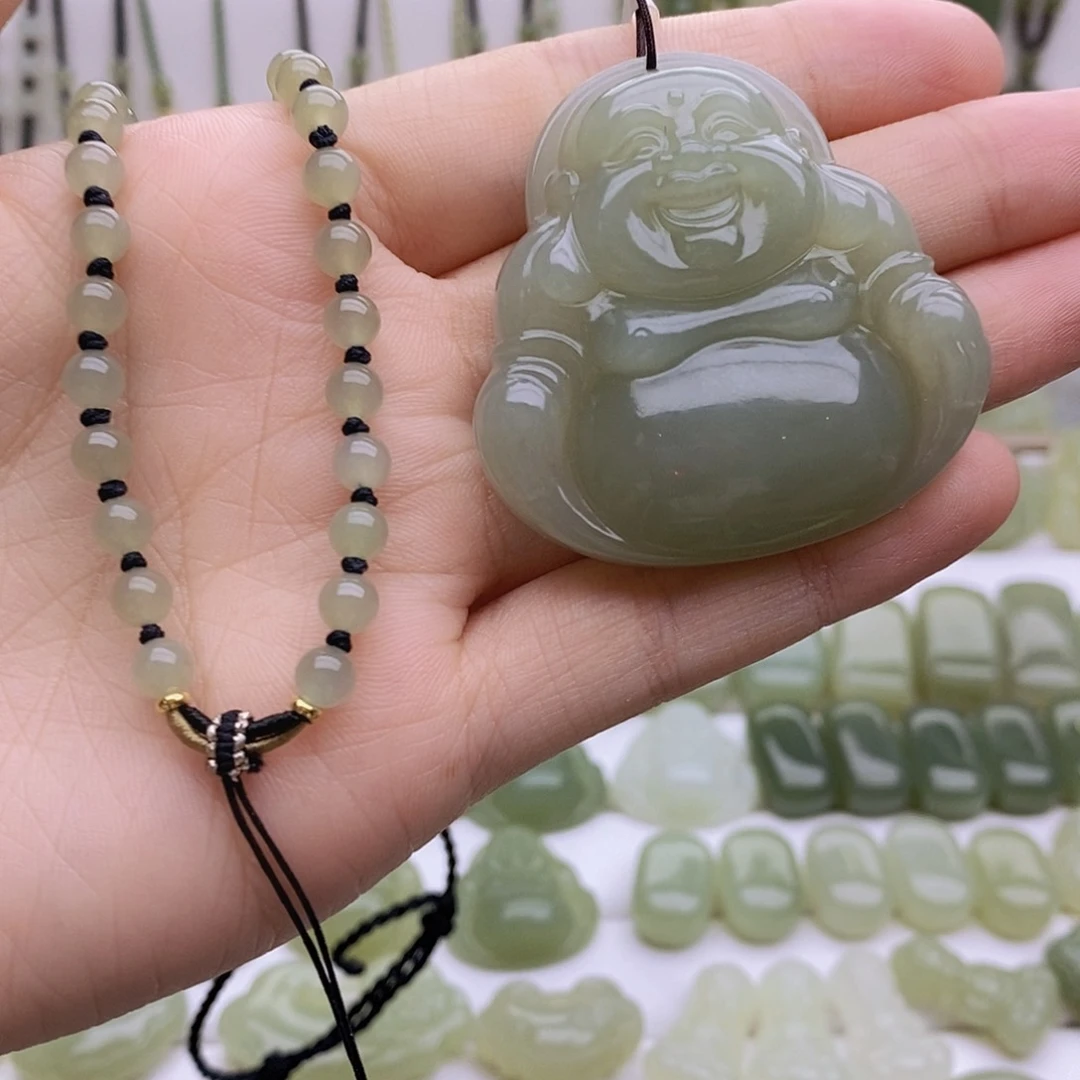 一***光和田玉未镶嵌颈饰