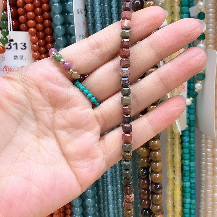 玛瑙/玉髓手串足金镶嵌翠**举