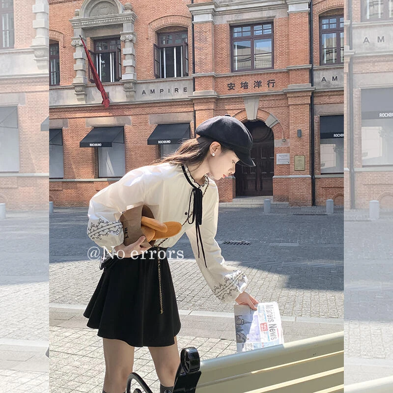 不出错No errors 袖口刺绣立领花边绑带衬衫 B625C14011