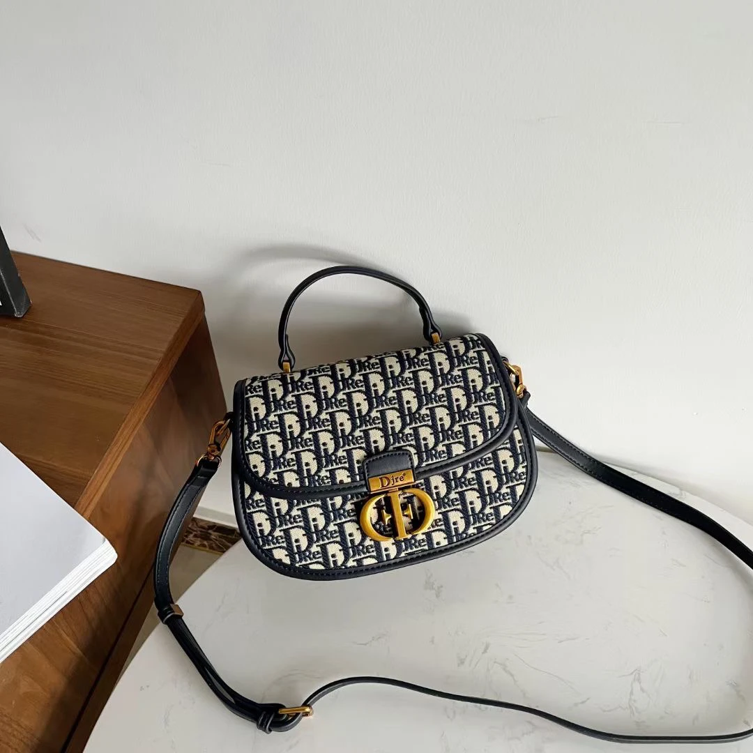 2025新款手提单肩斜挎豆腐包刺绣复古小方包休闲轻奢小众百搭