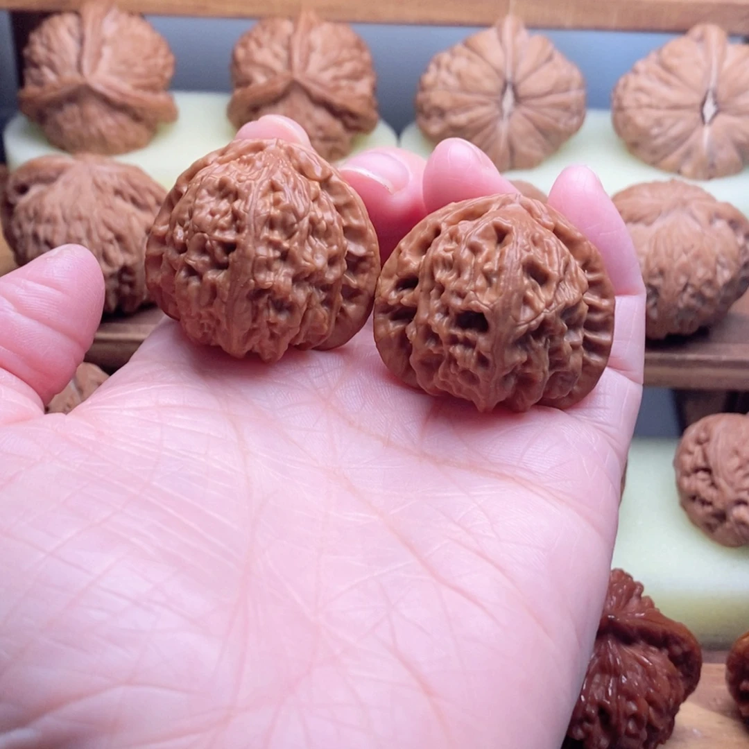 文玩核桃把件35全品三角白