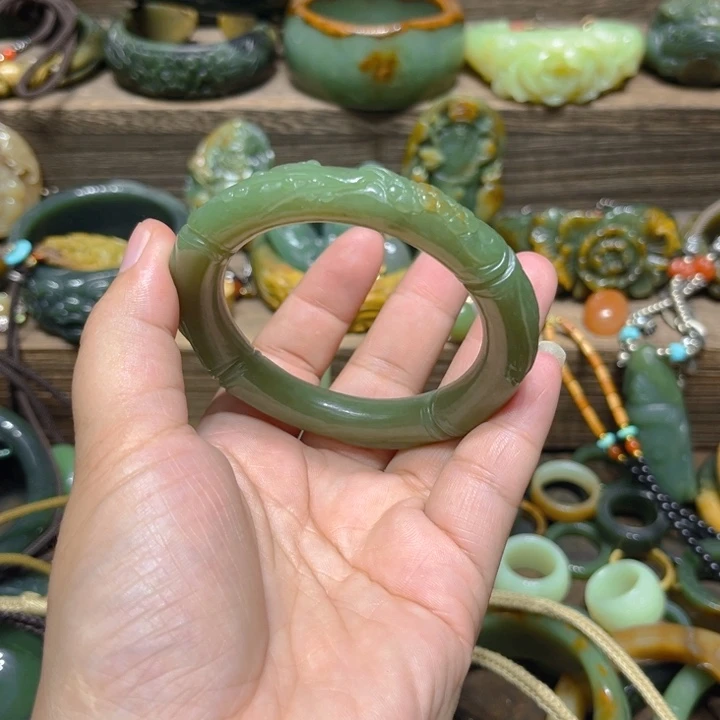 岫岩河磨玉（透闪石质玉）未镶嵌手镯