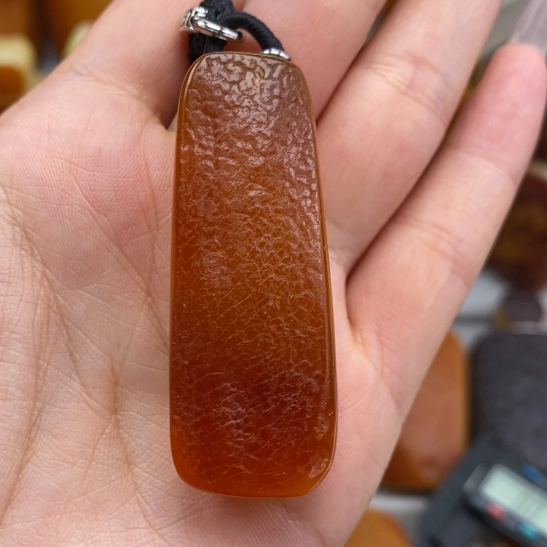 琥珀吊坠(赠链)未镶嵌