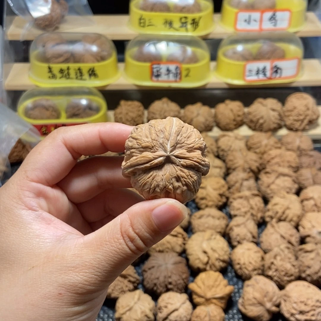 文玩核桃吊坠飞*哥核桃异形