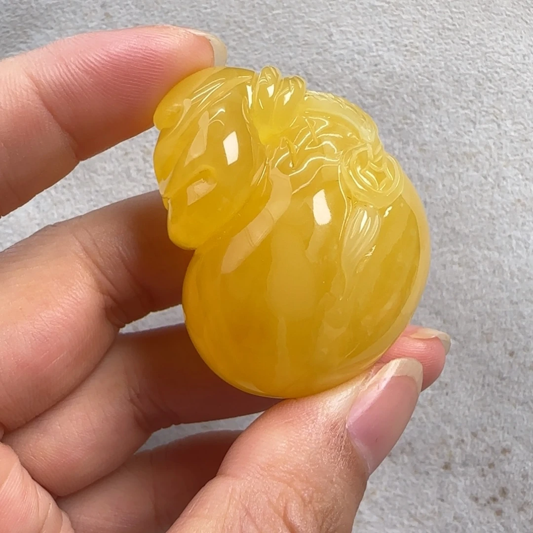 蜜蜡未镶嵌珠宝奇石