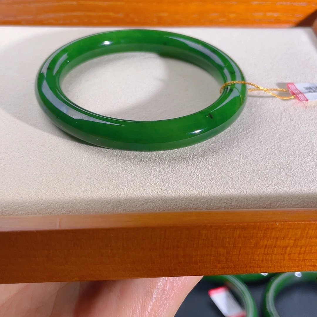 海***眼和田玉手镯未镶嵌