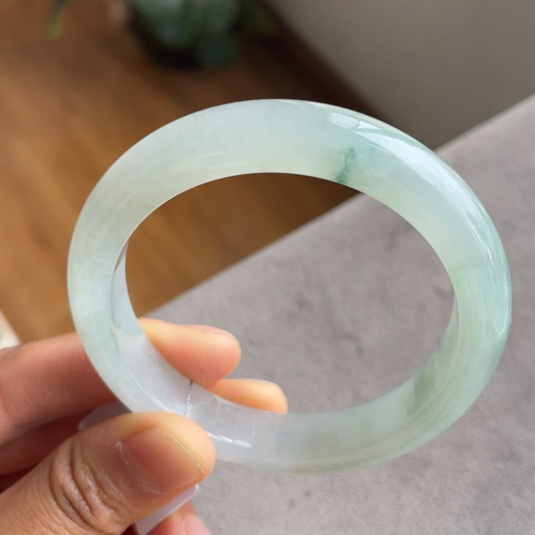 翡翠未镶嵌手镯飘花