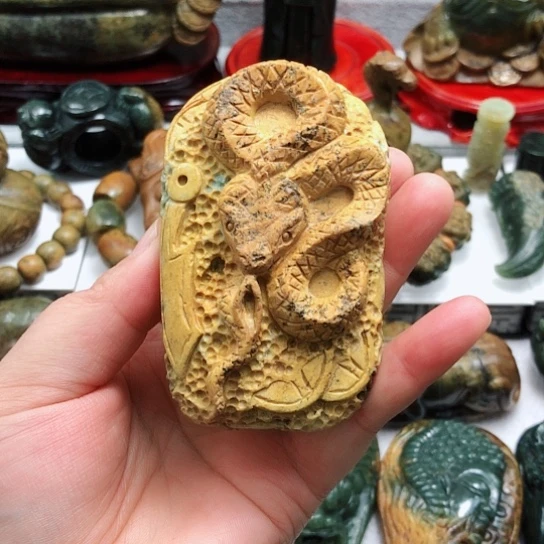 岫岩河磨玉（透闪石质玉）把件未镶嵌