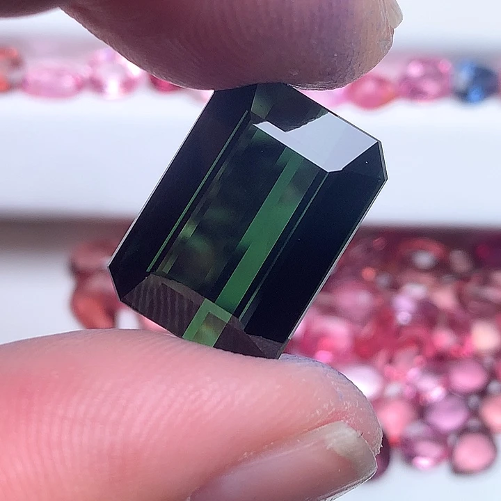 碧玺珠宝半成品未镶嵌17.5克拉