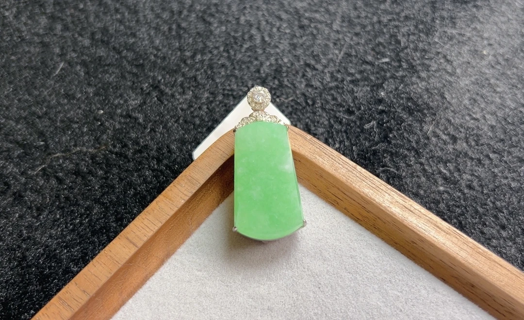 纯天然A货缅甸翡翠裸镶开盖无事牌吊坠12