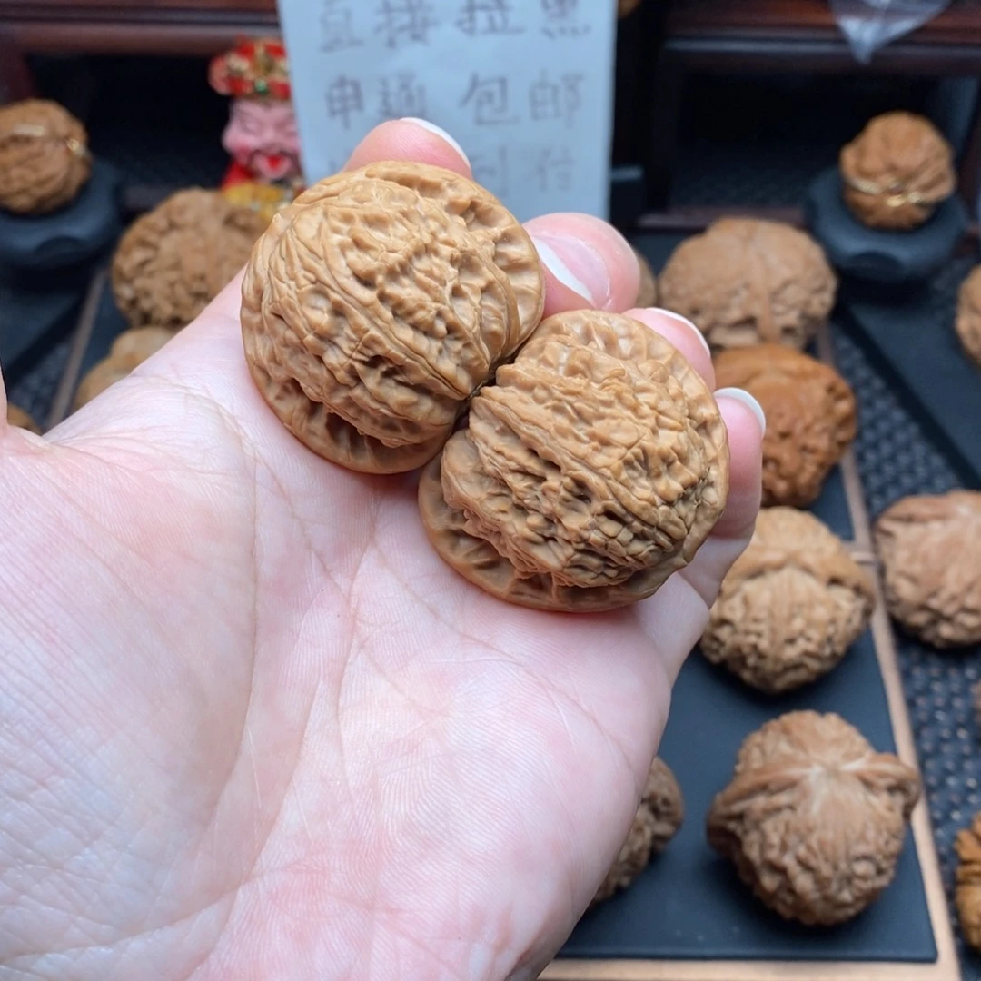 文玩核桃把件39尺全品白狮子