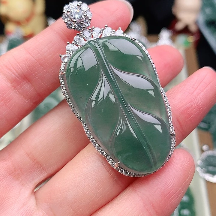 颈饰银S925镶嵌翡翠吊坠